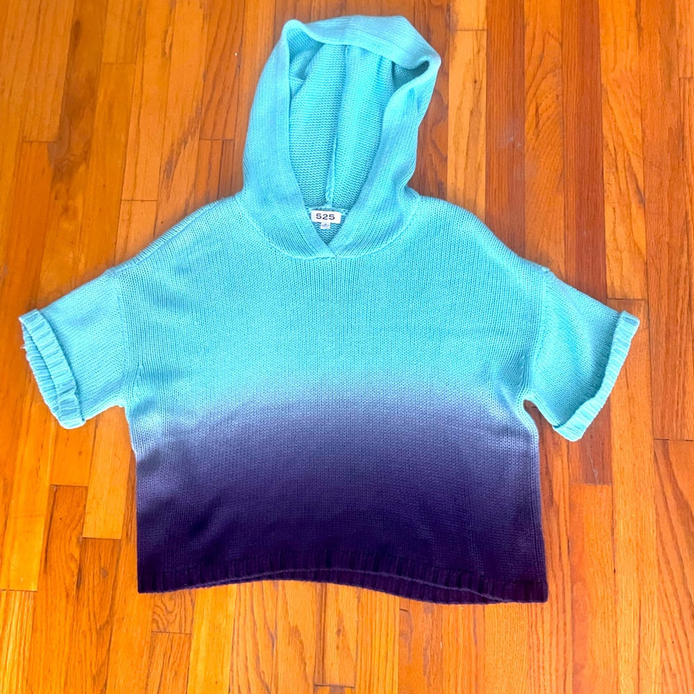aqua blue ombre cotton hoodie sweater with short sleeves size Medium
